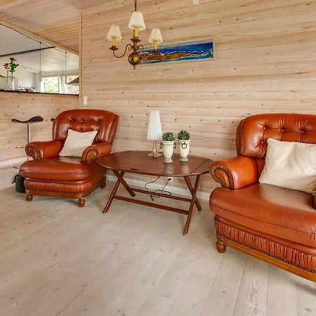 Three-bedroom Holiday In Hals