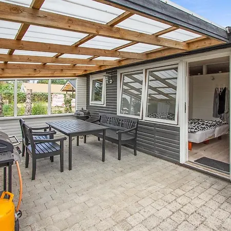 Three-bedroom Holiday In Hals