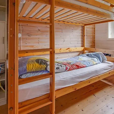 Three-bedroom Holiday In Hals