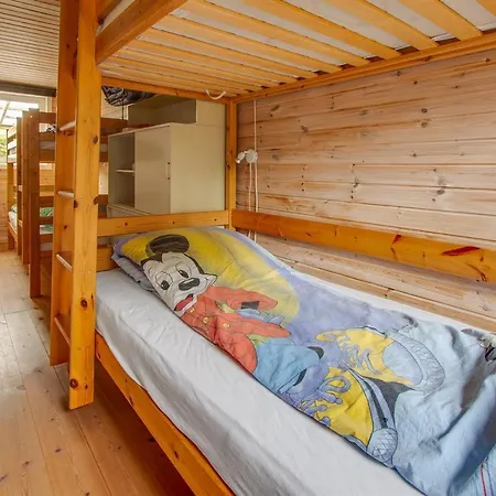 Three-bedroom Holiday In Hals