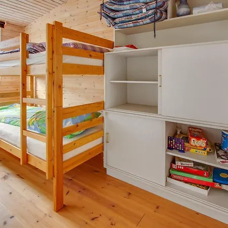 Three-bedroom Holiday In 別荘
